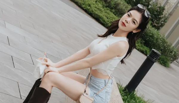 Exchange Student Mia with Star Face