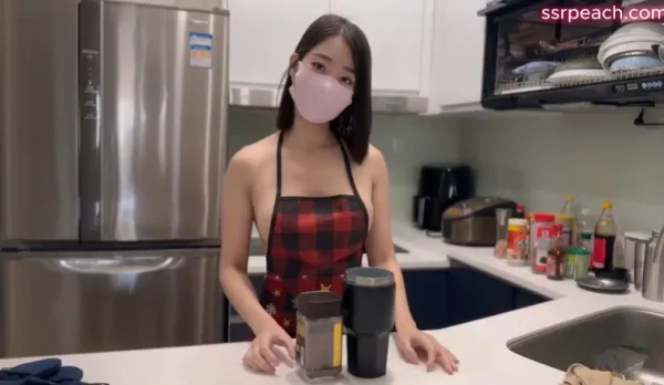 Ellie Teaches Easy Tasty Instant Coffee Brewing