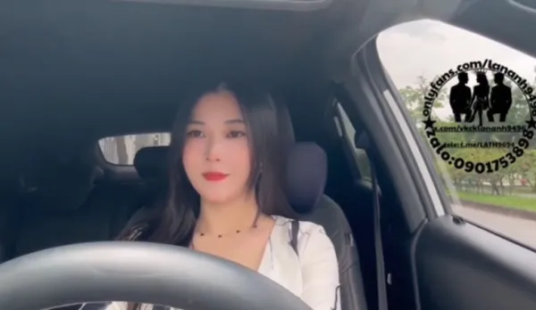 Slutty Housewife on Scooter Picks Up Strangers for Construction Site Fuck