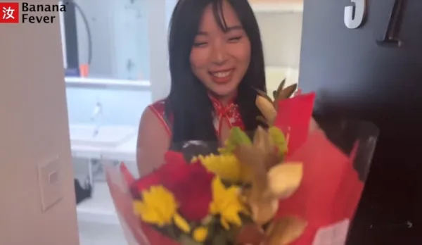 Chinese-Korean Mixed Hottie ElleLee is Back!