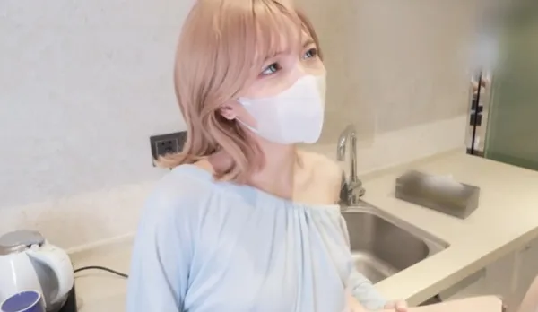 Lewd Passionate Night with Petite Sister-in-Law Yutao