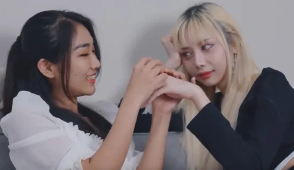 Haruka and Guo Yunxi Lesbian Double Penetration
