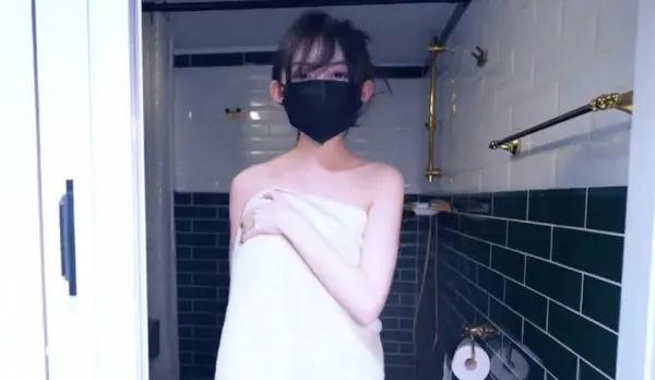 Naughty SPA Sensual Massage Therapist Shows Techniques Zhou Muyun