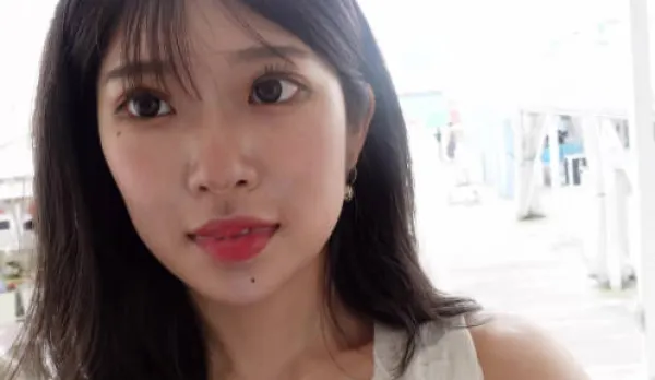 FC2PPV-2132144 Cute Babe in White Dress Strolling on Sunny Beach