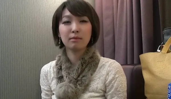 FC2PPV-1149646 Short-Haired Ex-Stewardess Turned Translator Cries in Regret During Raw Fuck