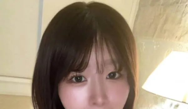 FC2PPV-4602819 22yo Nail Tech Slut Hustling Hard for Cash