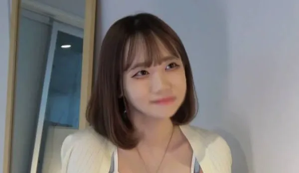 FC2PPV-4647381 If I Help the Slim Beauty Next Door