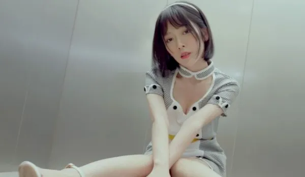 JSBY-0086 'Sir, Fuck Me' Innocent Japanese Department Store Elevator Girl