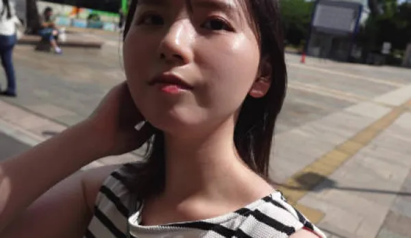 Pale Beauty Sporty Girl