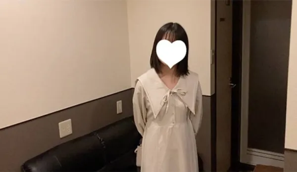 FC2PPV-4840818 Dollface Black-Haired Girl