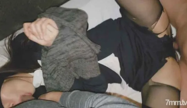 FC2PPV-1035407 In Hotel: Two Strangers' Cocks Violate Her, Soiling Her Holes and Creampie