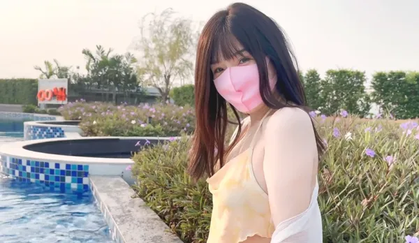 Outdoor Pool Exposure, Indoor Creampie - Moe no Obedient