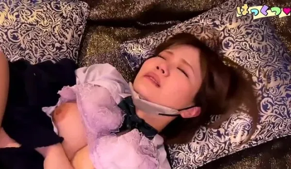 FC2PPV-4866790 Busty Babyface Gravure Model Gets Double Creampie in Her Smooth, Wet Pussy