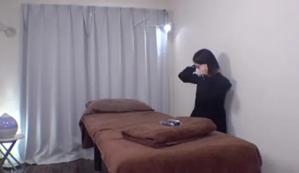 FC2PPV-4721615 Serious Cute OL Woman with Beautiful Skin Returns to the Shop