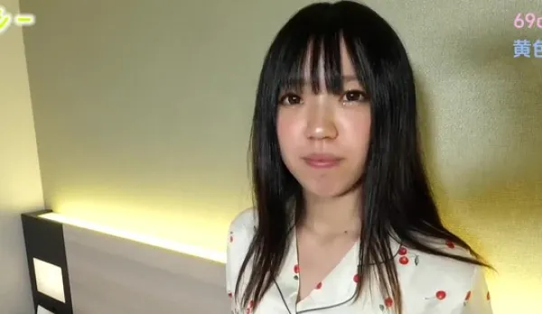 FC2PPV-3618124 Pajama Seduction: Slender Mature Beauty’s Teasing Hands