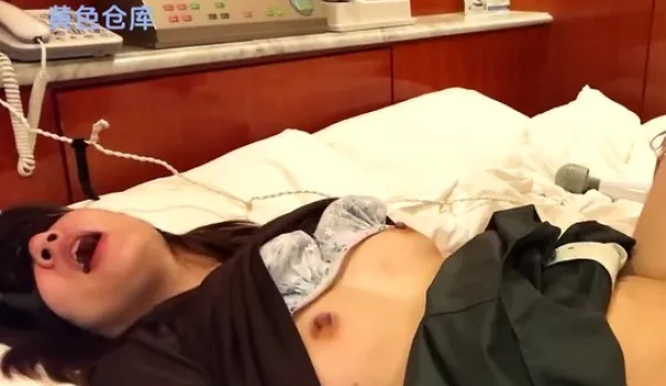 Blindfolded MILF Submits to the Tutor's Control
