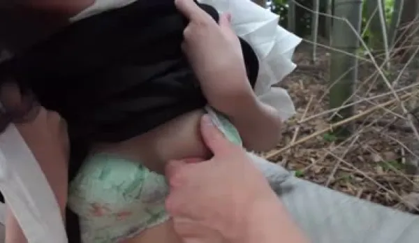 FC2PPV-4502602 With Overly Weak Expression Lures Curious Sporty Girl into Bamboo Grove