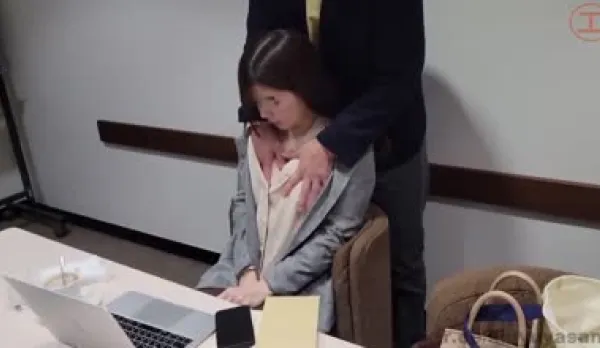 FC2PPV-4407539 Office Babe with Perky E-Cup Tits