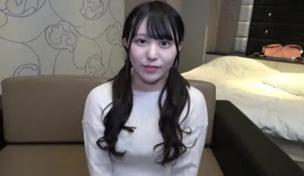 FC2PPV-3299193 Pale Skin Slim Convenience Store Clerk