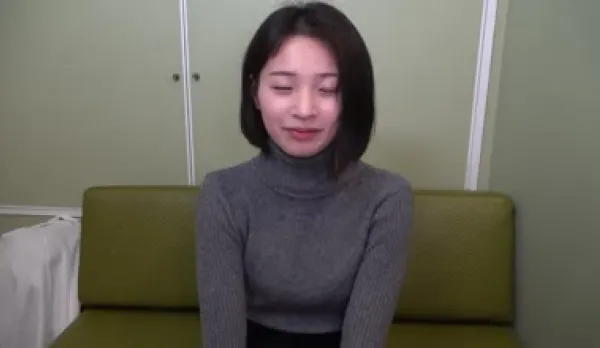 FC2PPV-3184504 Naive and Serious Beauty