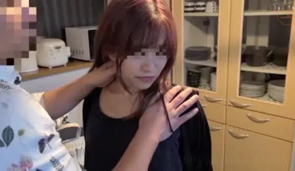 FC2PPV-3183776 Creampied by Mommy's Friend