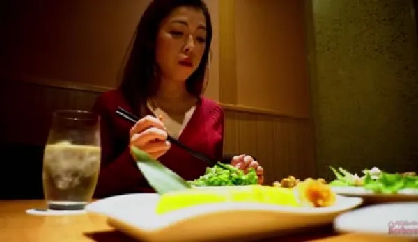 FC2PPV-1750571 Picked Up in Bar by Super Hot Married Beauty