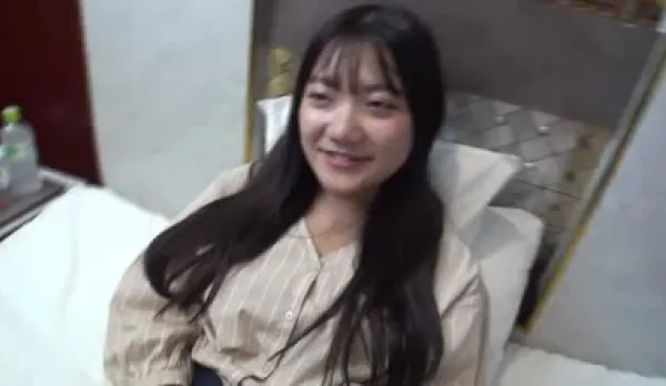 FC2PPV-1596712 Cute Girl with Bright Eyes and Sexy Tan Lines