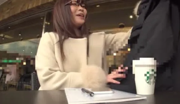 FC2PPV-1369561 Innocent College Girl Studying at Cafe Outside University