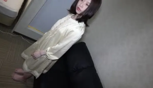 FC2PPV-1304781 Elegant Reserved Girl Who Studied Art in France