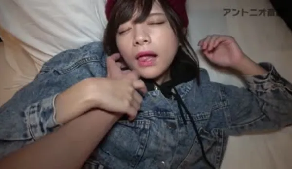 FC2PPV-1211299 Dark Side of Showbiz: Idol Trainee Sells Her Body for Cash